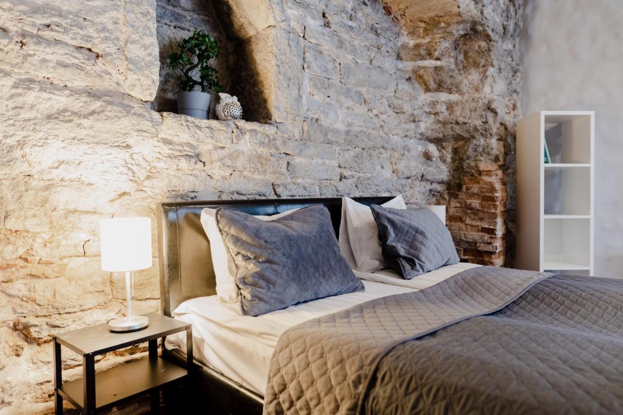 Dream Stay - Old Town City Wall Studio Apartment Reval Exterior foto